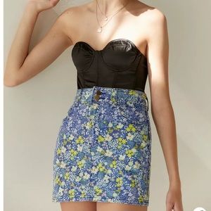 Laura Ashley & UO Denim Double-Button Mini Skirt M FLOWER floral Euc